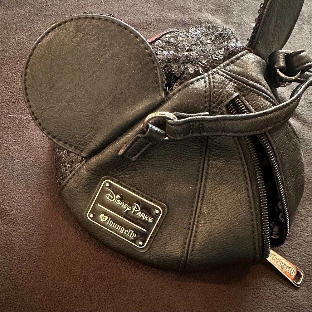 Loungefly Heart Logo Disney Parks Mickey Ears Mouseketeer Black 3d Novelty Bag - Picture 2 of 5